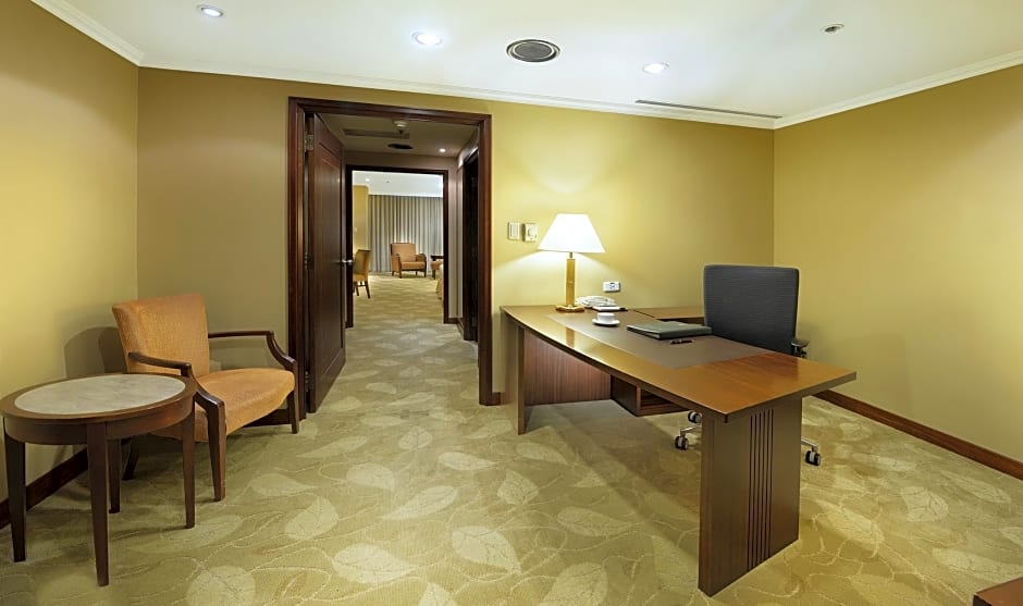 Jungli Le Midi Hotel