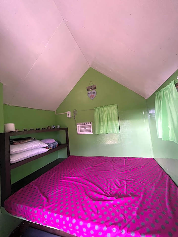 Roca's Homestay Backpackers Chalet