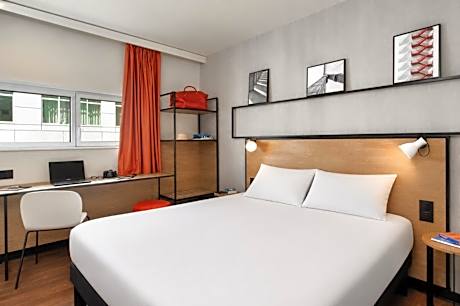 Standard Queen Room