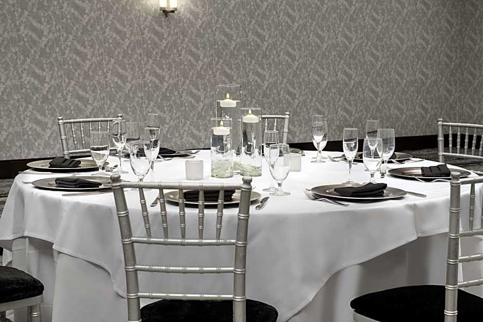 Embassy Suites By Hilton Springfield