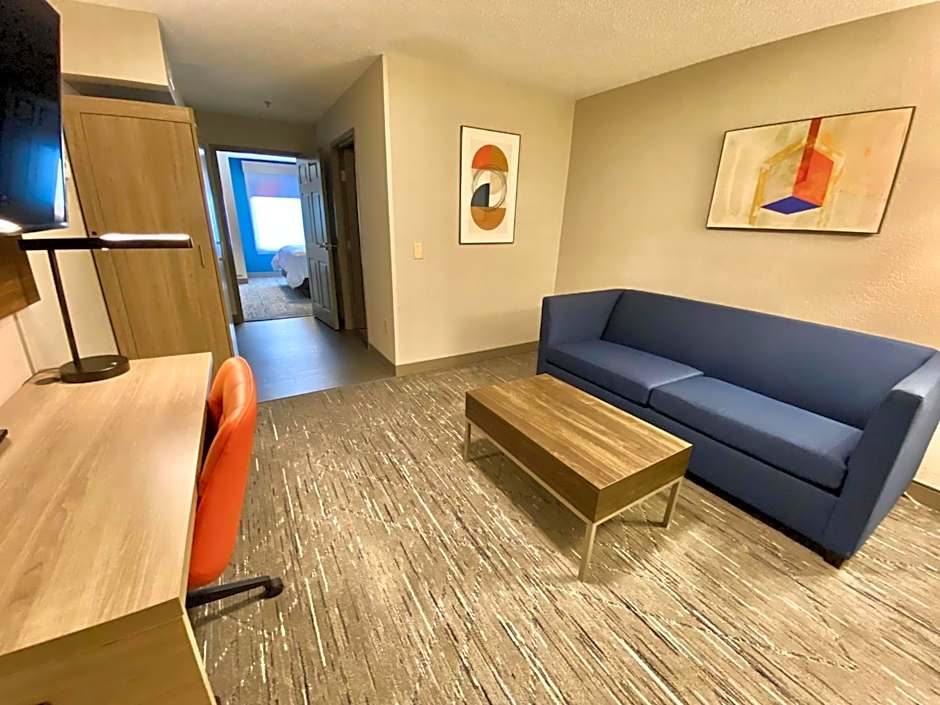 Holiday Inn Express & Suites Elyria By IHG