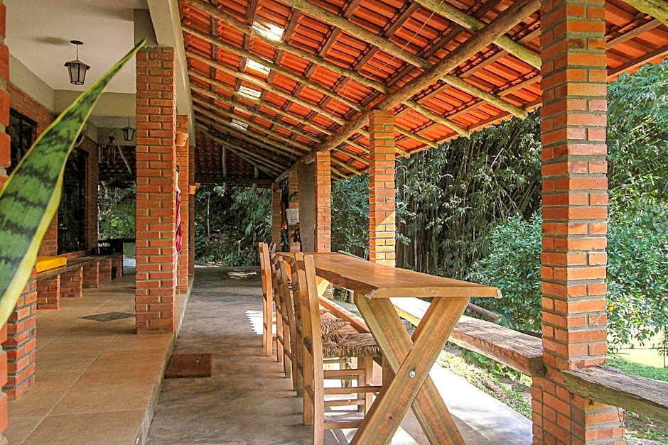 Suíte com Mezanino e Cachoeira no Quintal