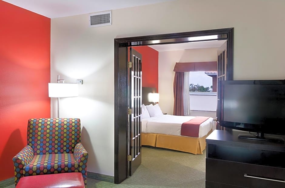 Holiday Inn Express Hotel and Suites Brownsville