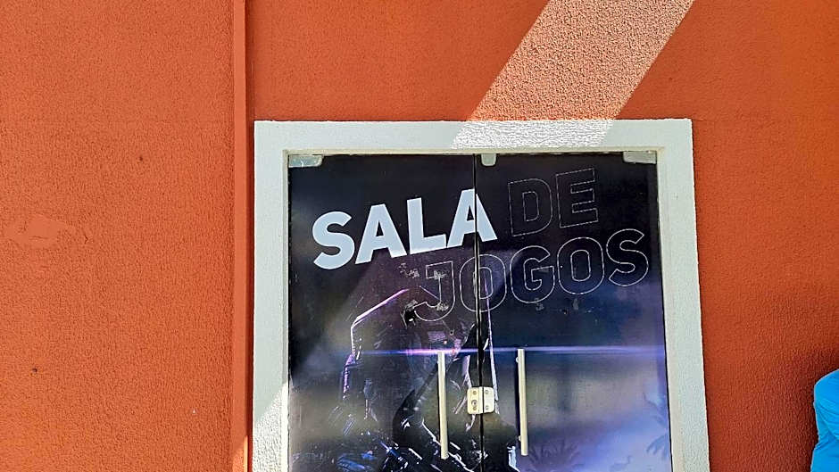 Frente ao Parque da Lagoa Quente Entrada NÃO INCLUSA Aptos Particulares com varanda