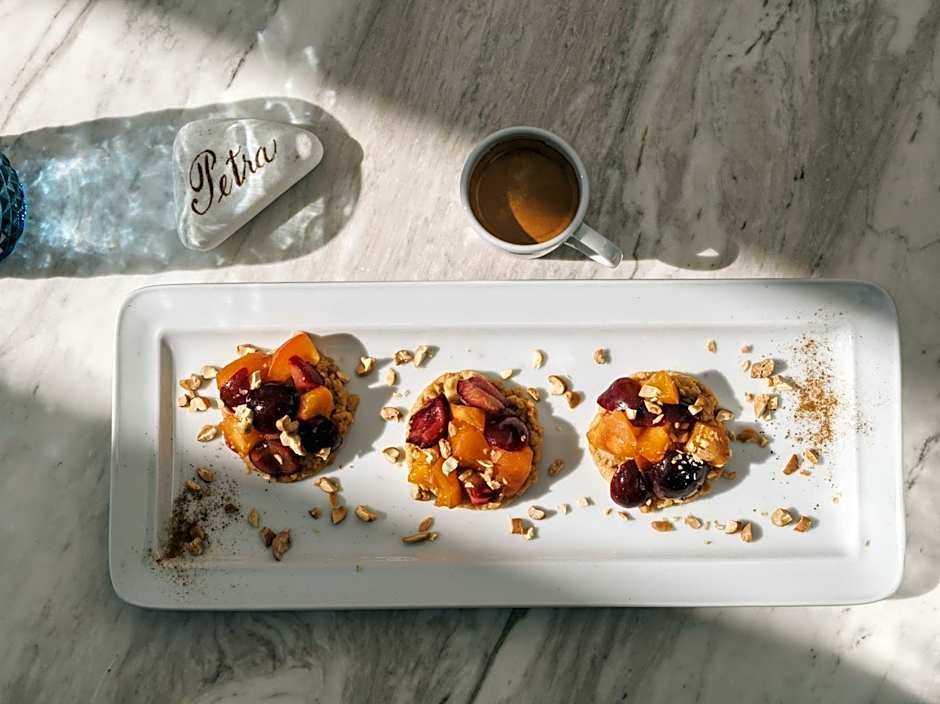 Petra Hotel & Suites