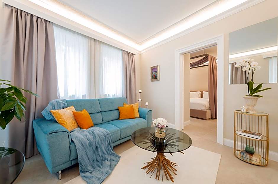 Naxi Suites