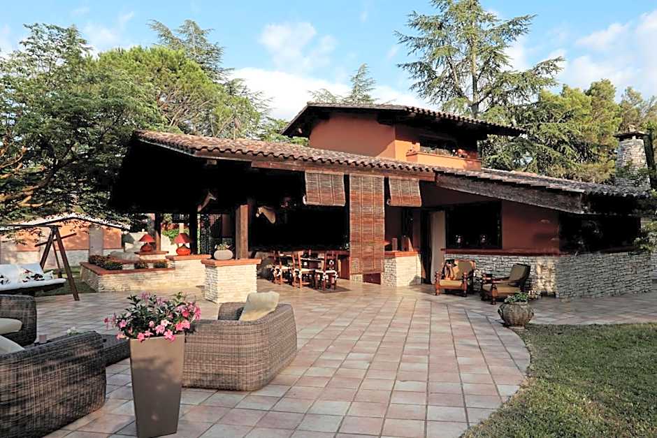 I Lari Castel Del Monte