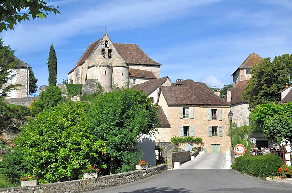 Logis Hotels - Auberge de l'Ile - Hotel 3 etoiles et Restaurant