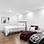 Canandaigua Lake Retreat with view and private beach access, foliage, hike, and Ski