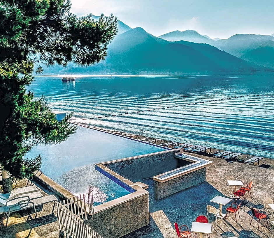 Carine Hotel Delfin