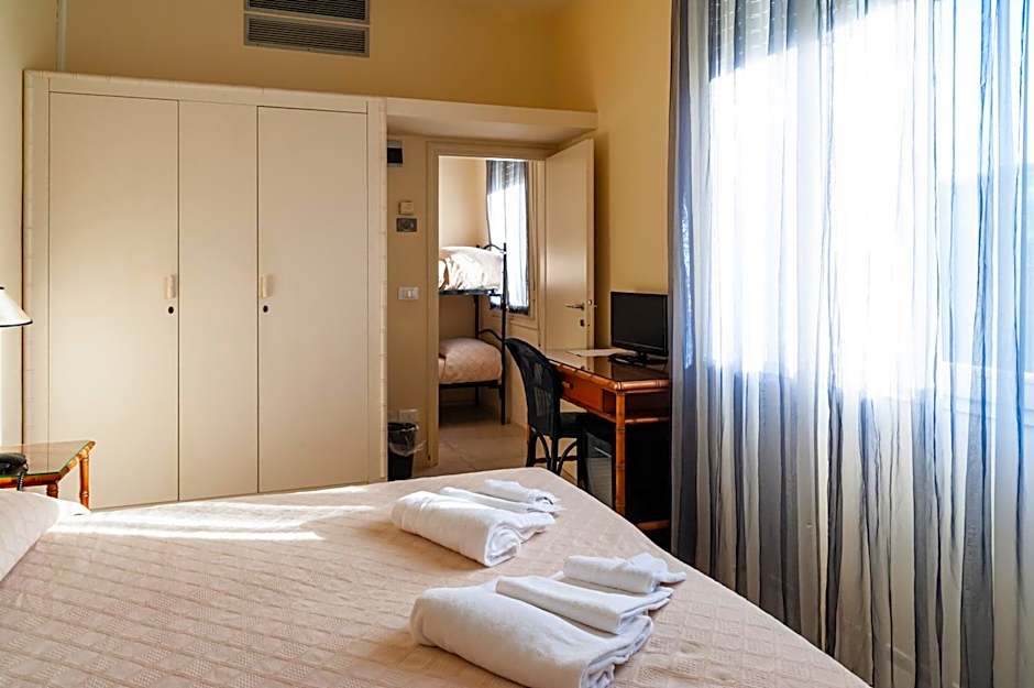 HOTEL TRIONFAL - Fronte Mare - Vicinissimi al Centro