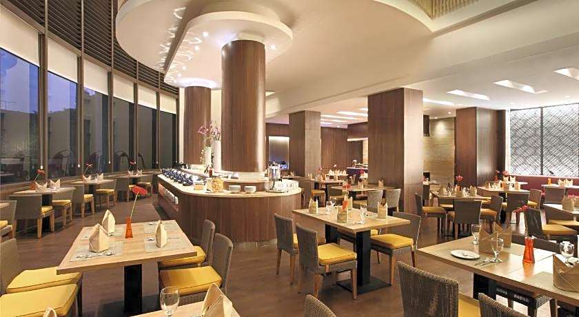 Hotel Santika Pandegiling Surabaya