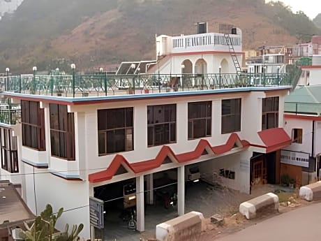 Hotel Hemkunth