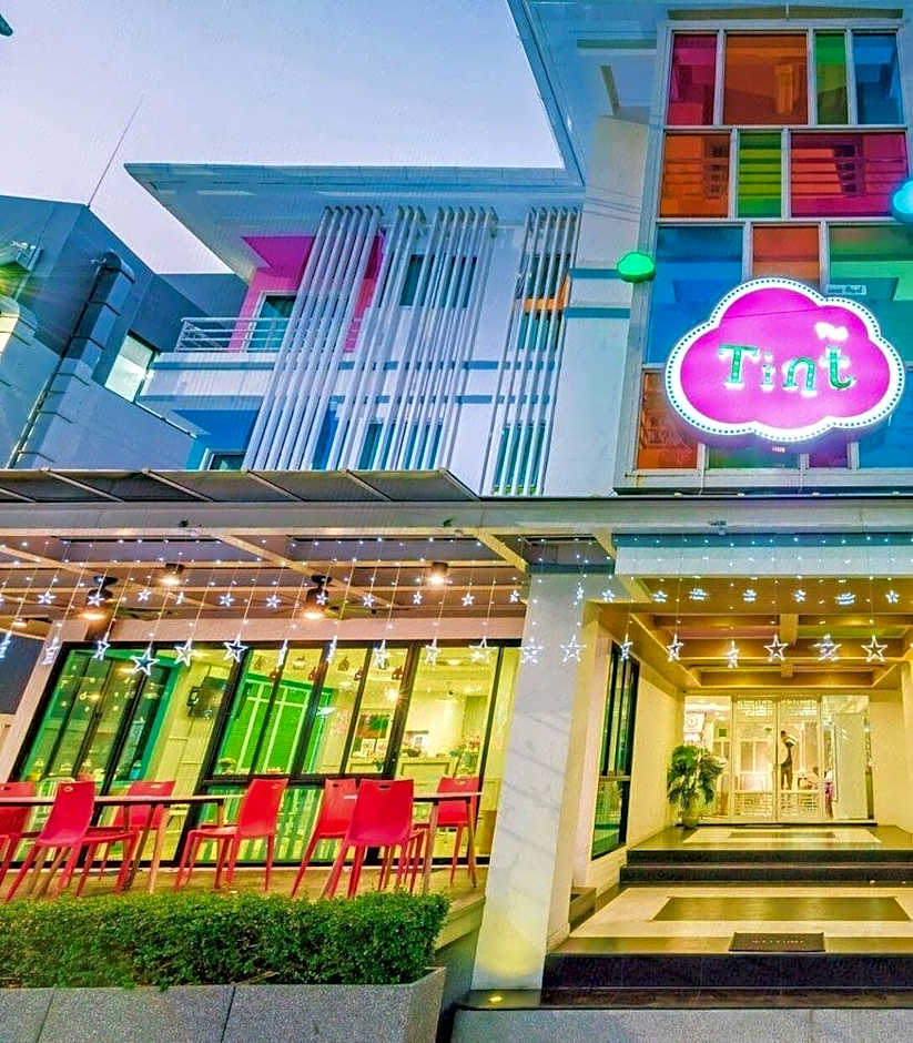 The Tint at Phuket Town Hotel