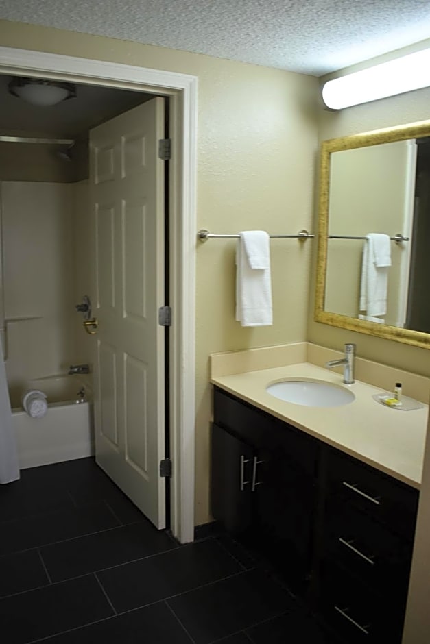 Staybridge Suites Cranbury - South Brunswick By IHG