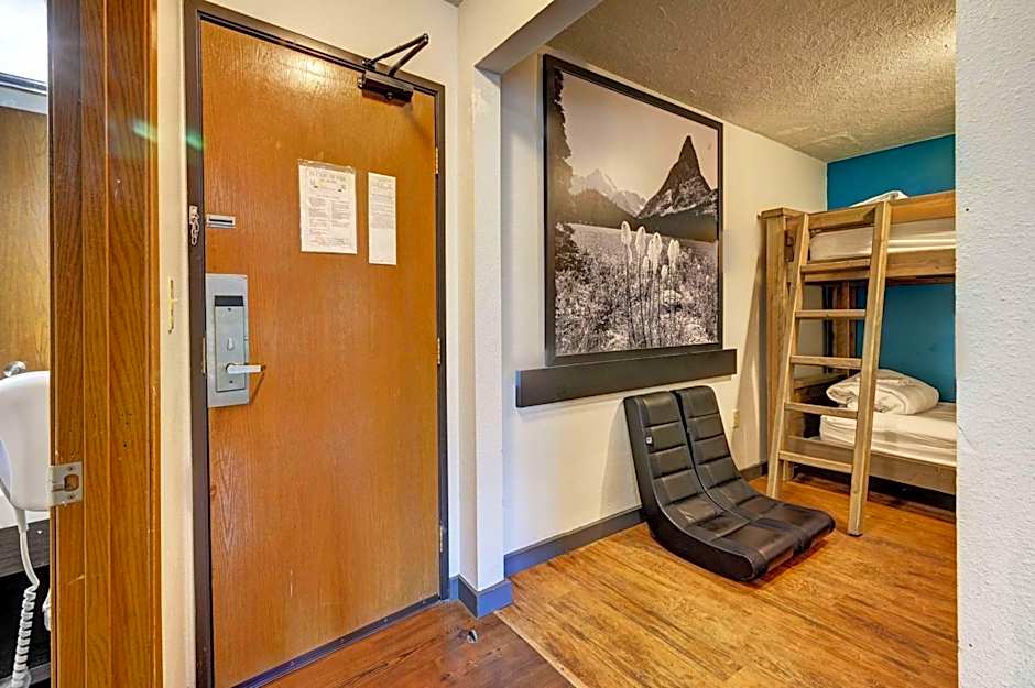 Super 8 by Wyndham Gardiner/Yellowstone Park Area