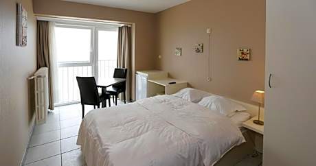Standard Triple Room with Sea View