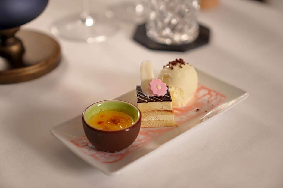 Paradise Elegance Cruise Halong