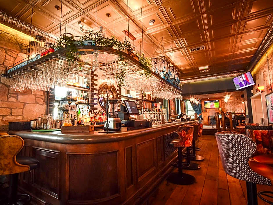 The Meadowpark Bar, Kitchen & Rooms