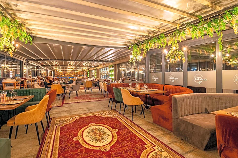 Paradiso Dreams Hotel