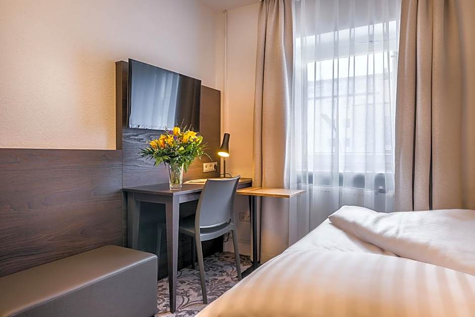 Signature Hotel Astoria