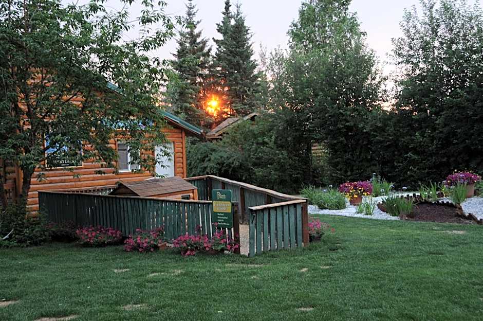 Pike's Waterfront Lodge