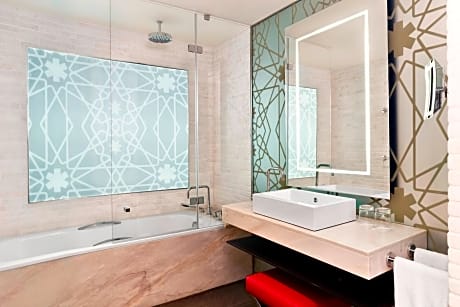 Junior Suite, 1 King Bed, Balcony