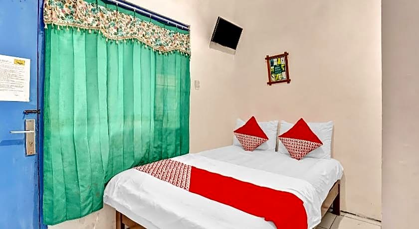 OYO Life 90523 Homestay Jenggolo