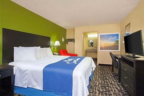 1 King Bed Business Room Non-Smoking