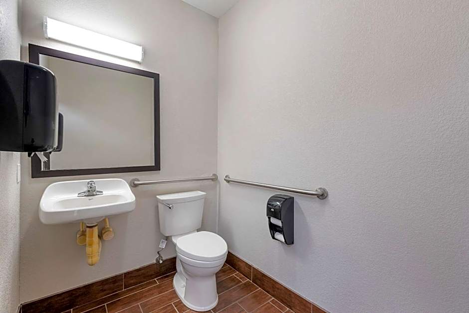 Sleep Inn & Suites Hays I-70