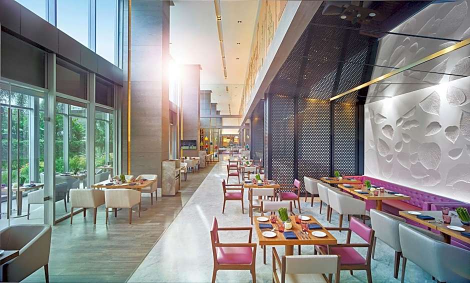 Vivanta Kolkata, EM Bypass (A Taj InnerCircle Hotel)