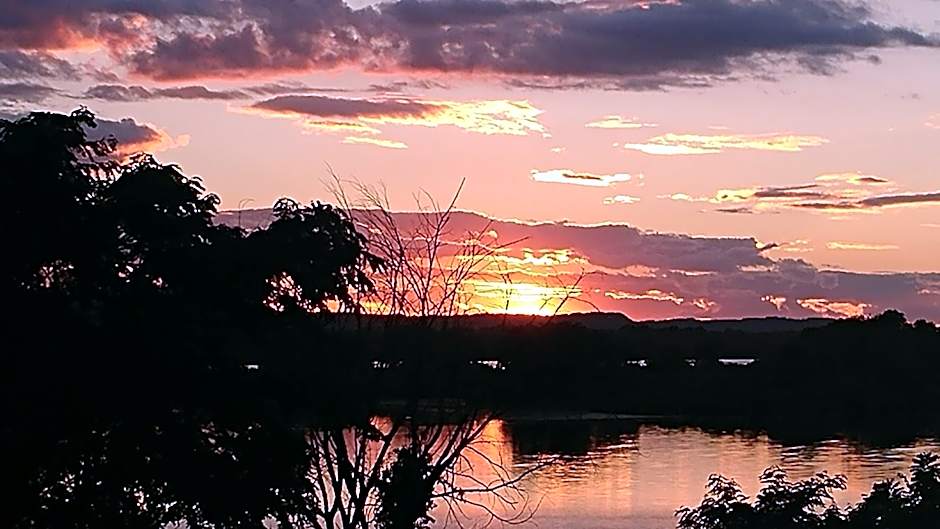 The Burlington Hotel & Bar - Alma WI