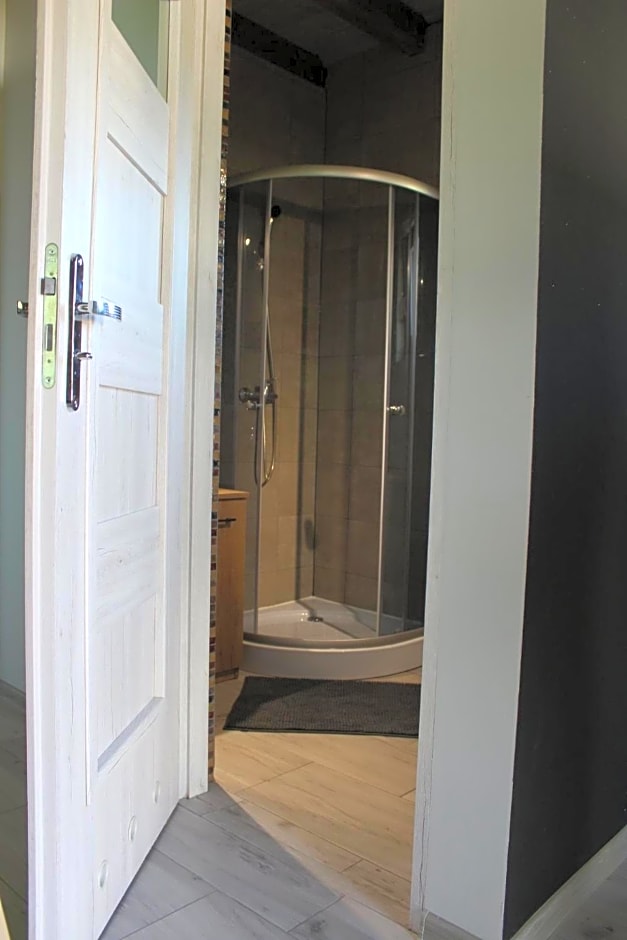 Domek letniskowy 8-osobowy nad jeziorem Wilczyńskim