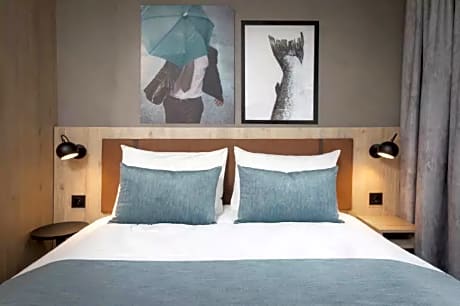 QUEEN SUPERIOR KITCHENETTE