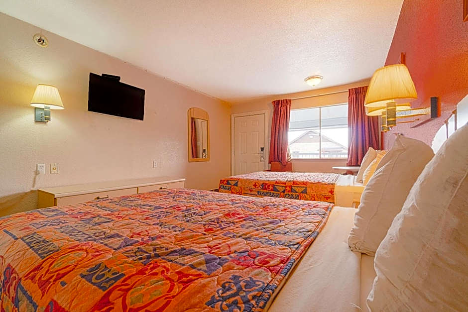 Regency Inn By OYO Three Rivers