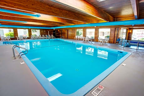 Country Inn & Suites by Radisson, Traverse City, MI