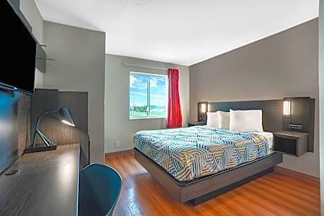 1 Queen Bed | Micfridge, Non-smoking