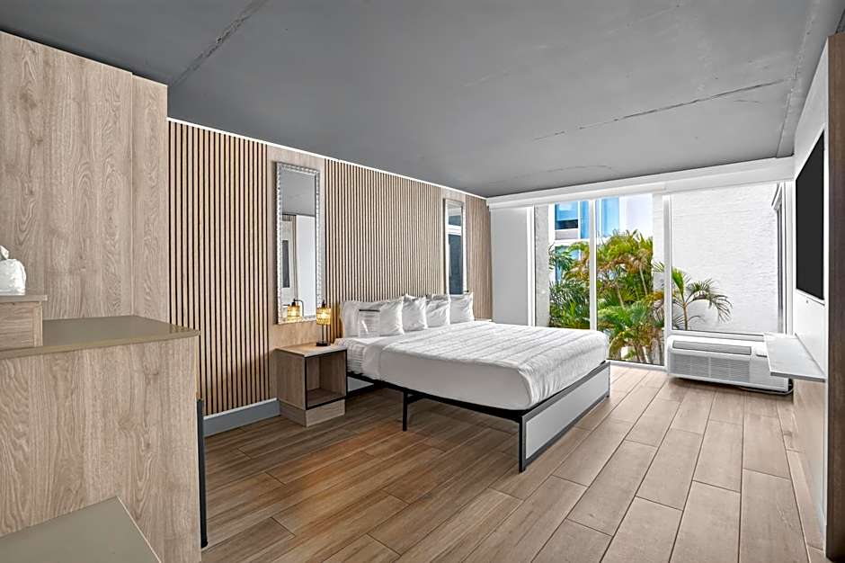 Tropical Palms Hotel