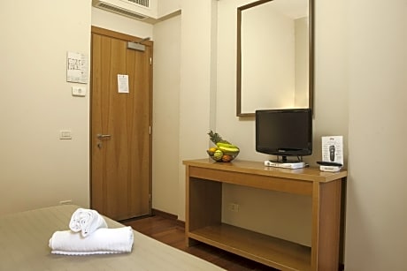 ROOM, TRIPLE, 3 BEDS