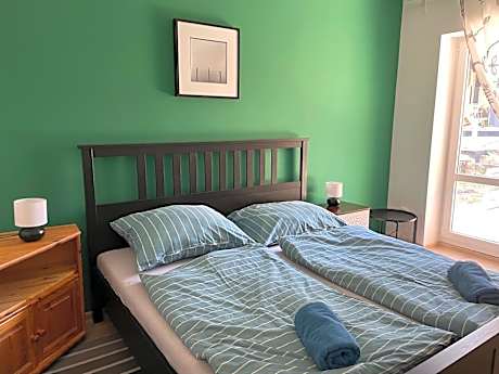 Apartment with Mountain View