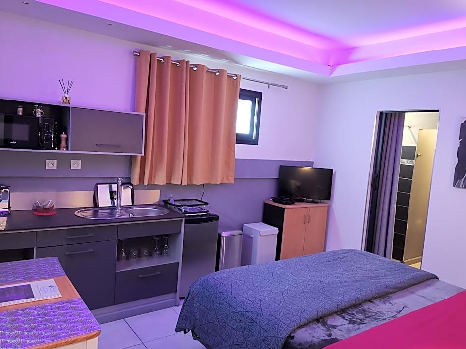 Hostal 170 Room 14 Service Appartement