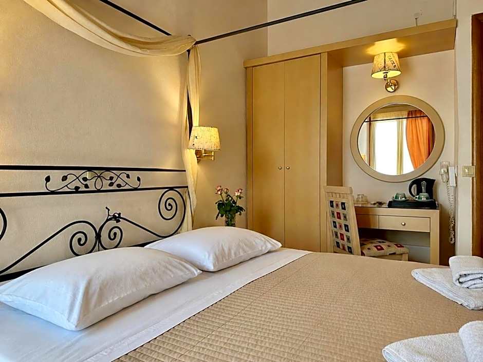 Acropole Delphi City Hotel
