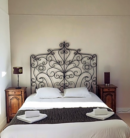 Superior Room with 1 Double Bed and 1 Single Bed