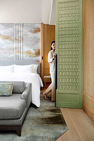 Premier 1 King, High Floor, Park View