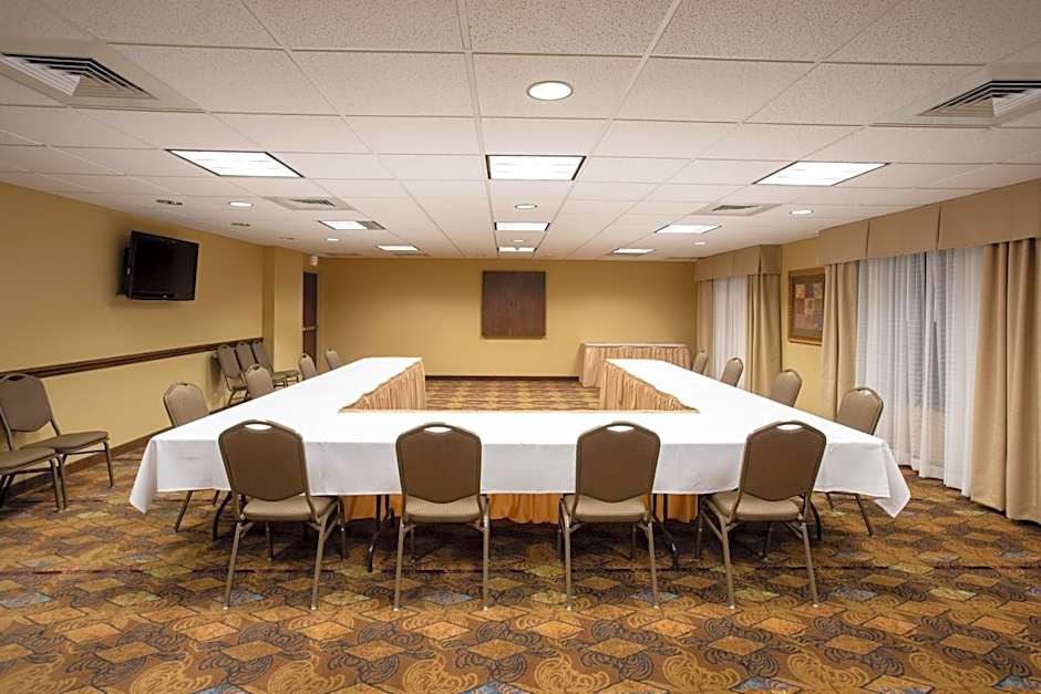 Holiday Inn Express Hotel & Suites Lander By IHG
