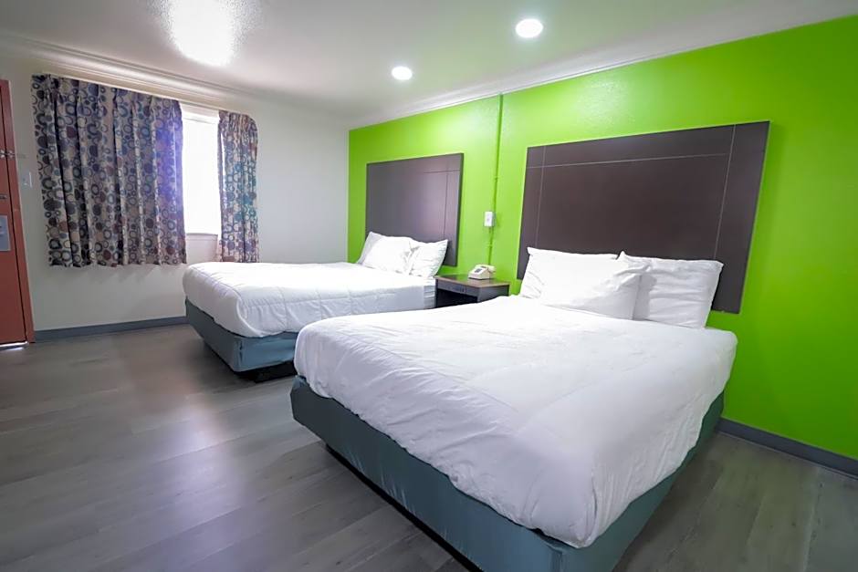 Rodeway Inn San Antonio Lackland AFB - SeaWorld