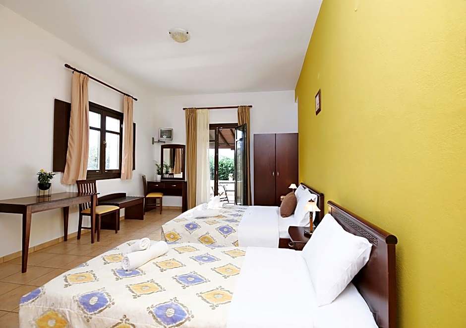 Palirria Hotel & Studios