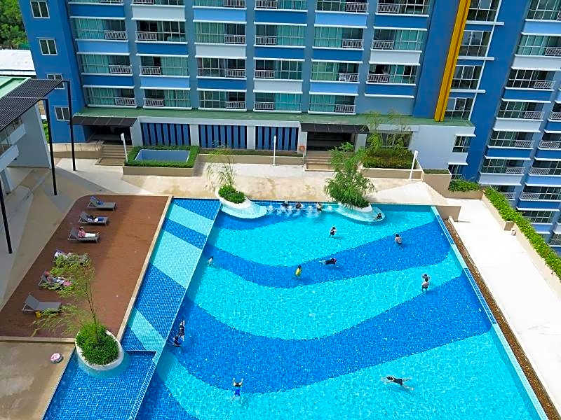Lumpini Parkbeach Pattaya Pool View