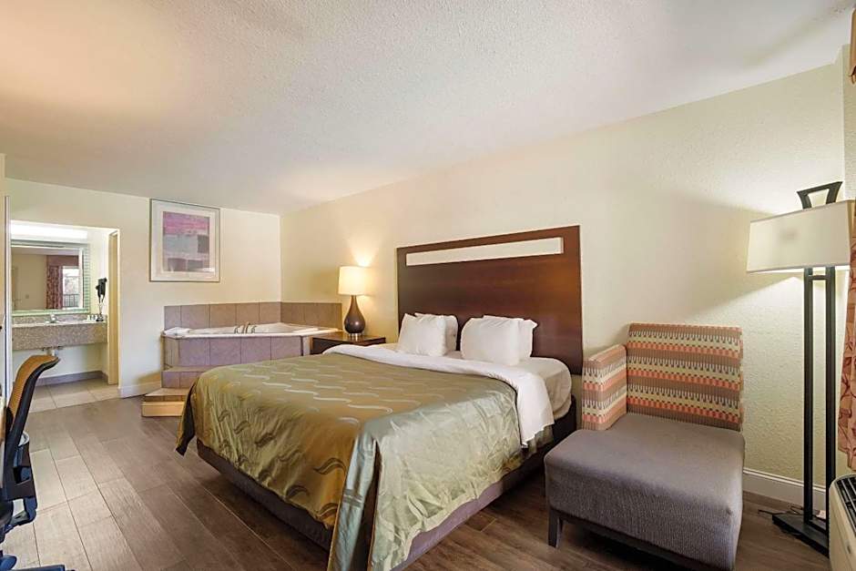 Quality Inn & Suites Conference Center Statesboro Historic District