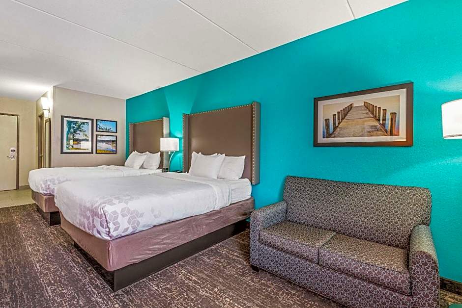 La Quinta Inn & Suites by Wyndham Jamestown, NY-Downtown
